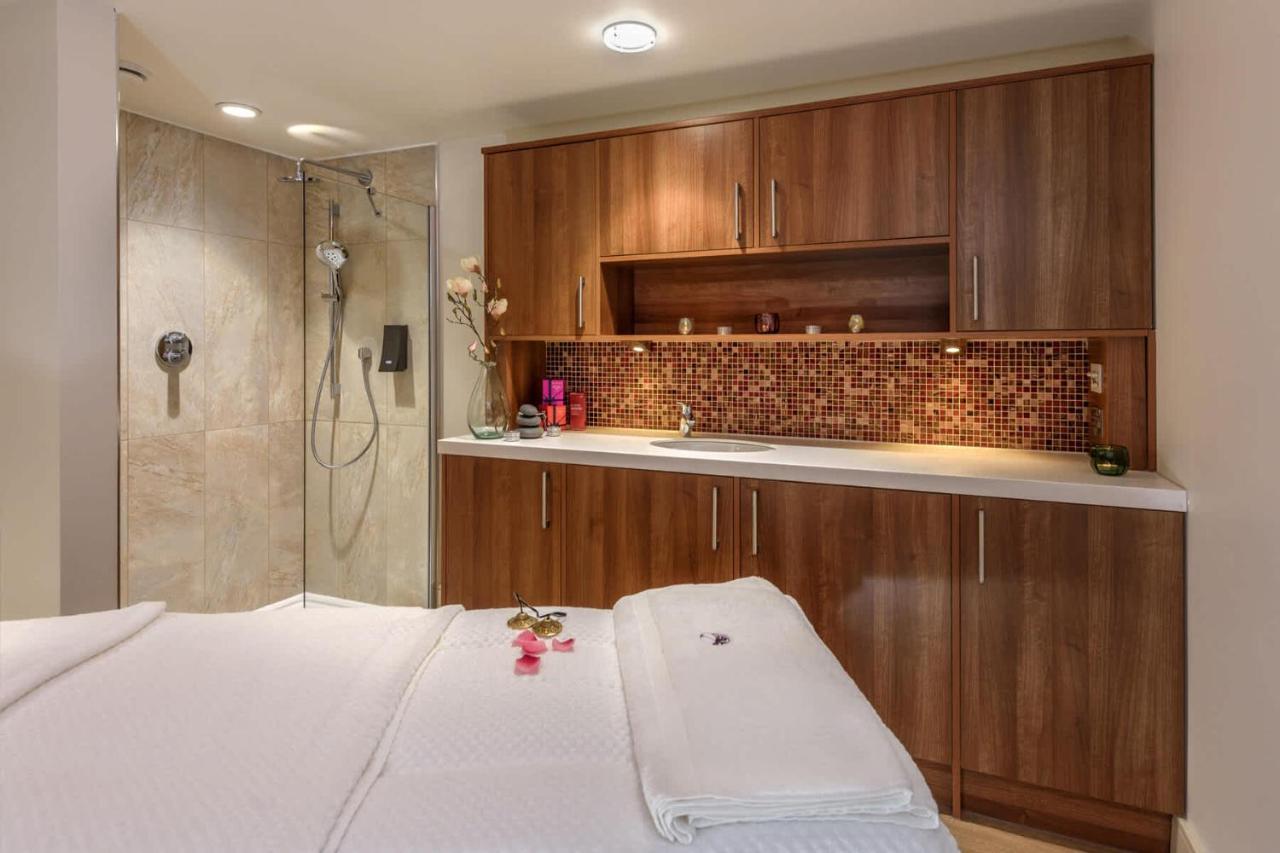 Spacious Primrose Lodge For 6 With Hot Tub At A Spa Resort Chudleigh Екстериор снимка