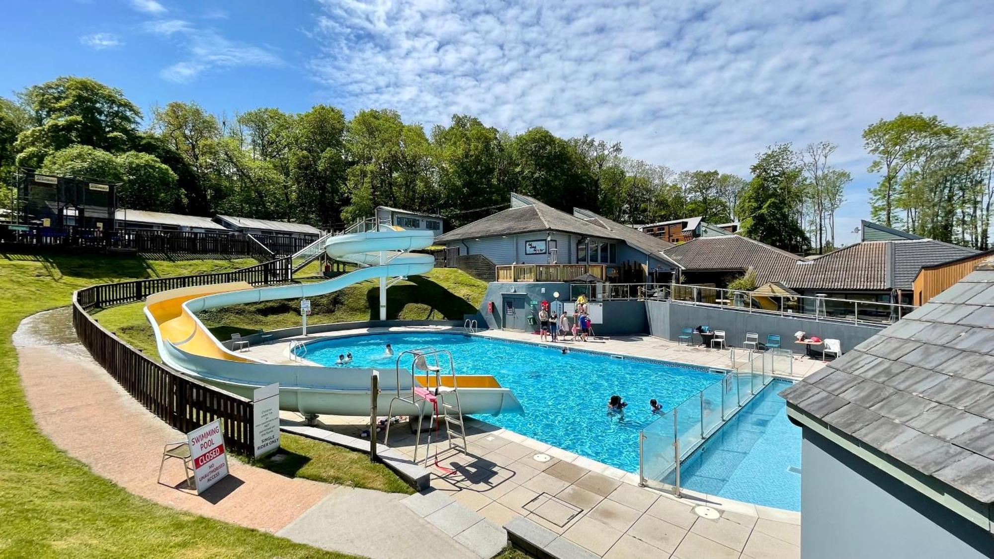 Spacious Primrose Lodge For 6 With Hot Tub At A Spa Resort Chudleigh Екстериор снимка